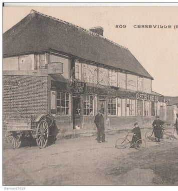 Exposition de photographies et cartes postales locales anciennes