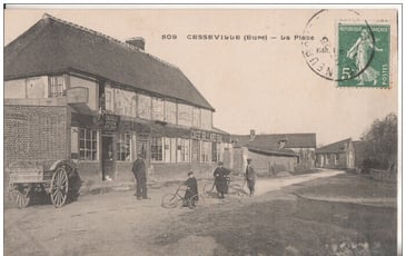 Exposition de photographies et cartes postales locales anciennes