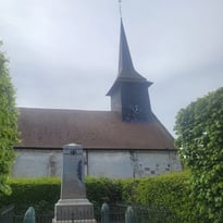 Exposition des vêtements et registres des charitons