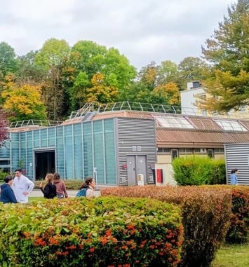 Visite guidée : dans les coulisses de la recherche et de l'innovation, explorez les labos et les halles technologiques du campus d'Évreux
