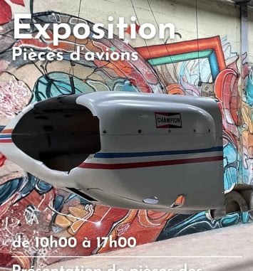 Exposition d'anciennes pièces d'avions