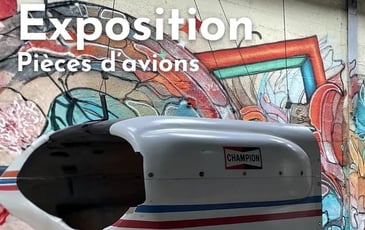 Exposition d'anciennes pièces d'avions