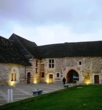 Visite guidée : immersion historique au cœur de la maladrerie